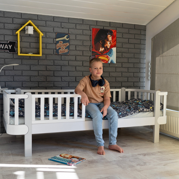 Dětská postel Zukko Gekko 160x80. Bílá / Šedá